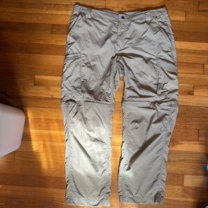 Columbia Men's Tan Cargo Hiking Pants With Side And Back Pockets